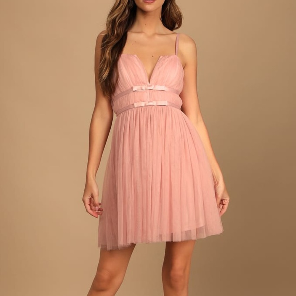 Lulu’s NWT Take Your Bow Blush Pink Skater Dress 💕
